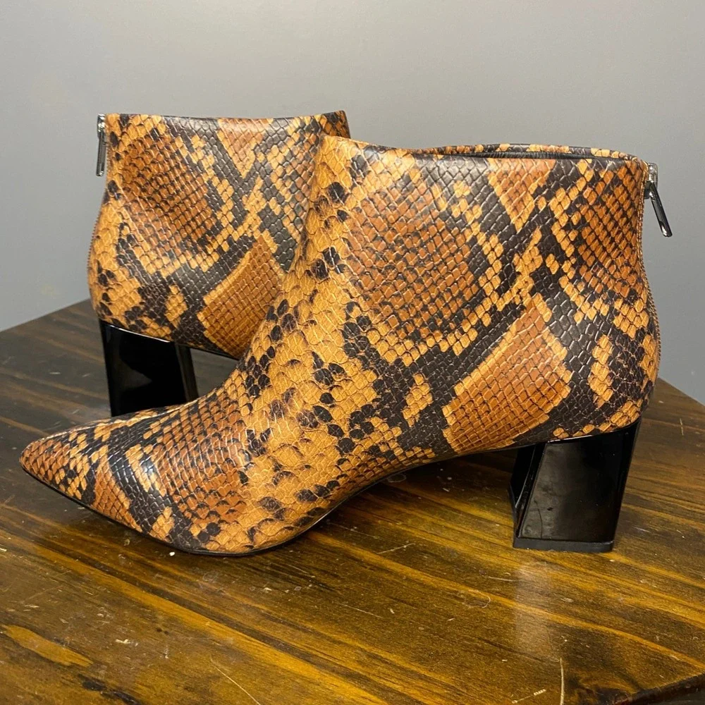 VHNY New York Women's Snake Print Pointed Toe Ankle Boots Block Heel Size 10‎